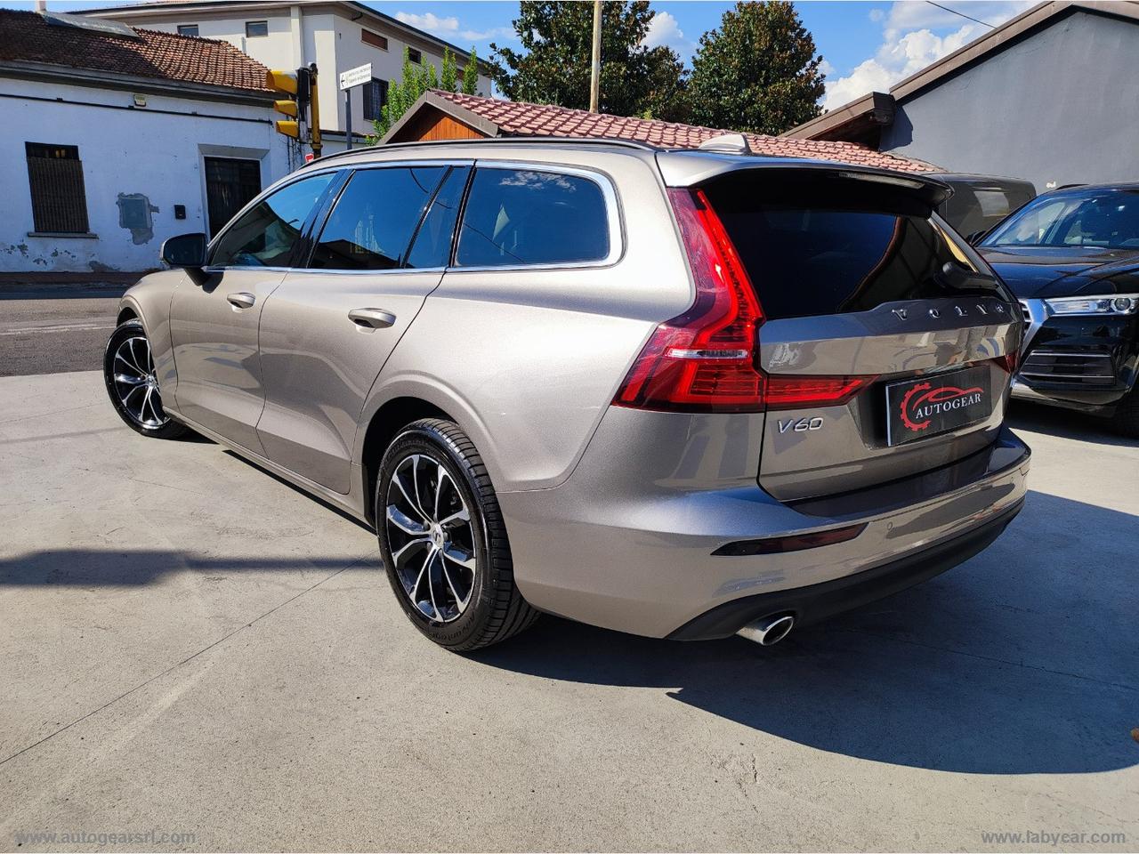 VOLVO V60 B4