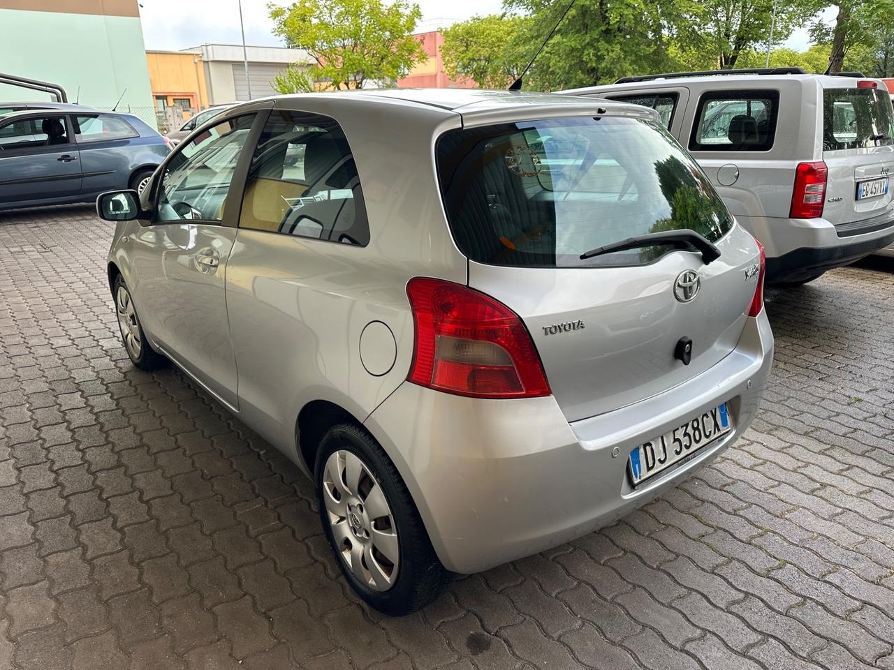 Toyota Yaris 1.3 5 porte Automatico