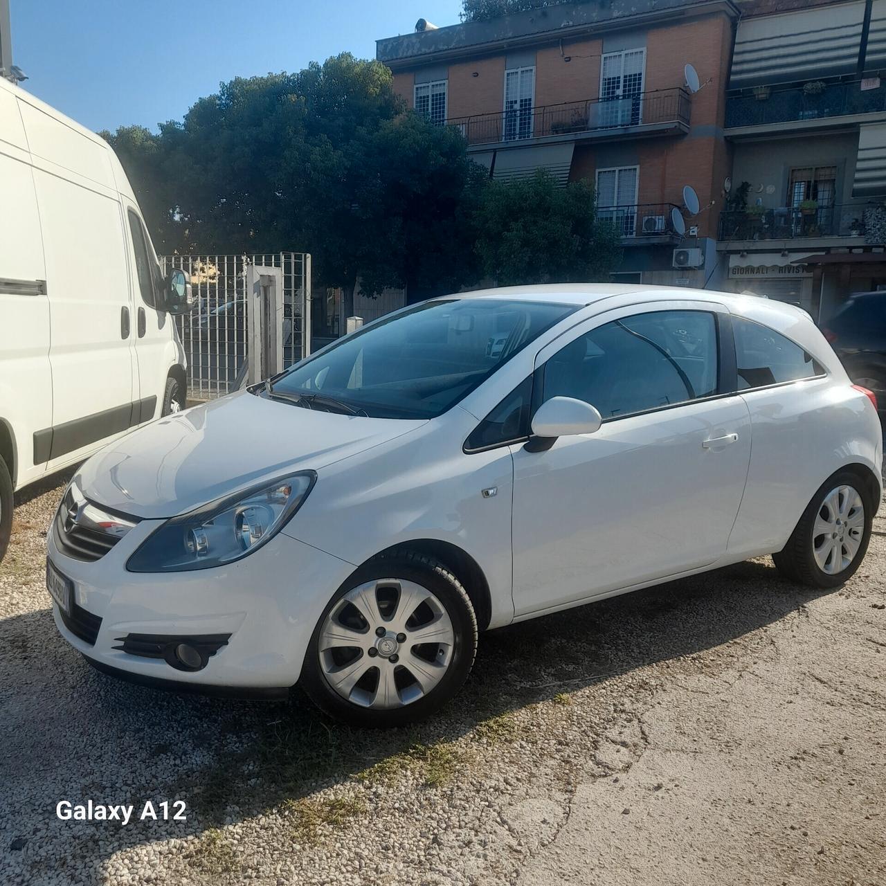 Opel Corsa 1.2 3 porte vendita o noleggio!
