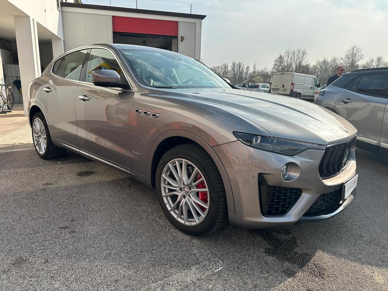 Maserati Levante V6 Diesel 275 CV AWD Gransport