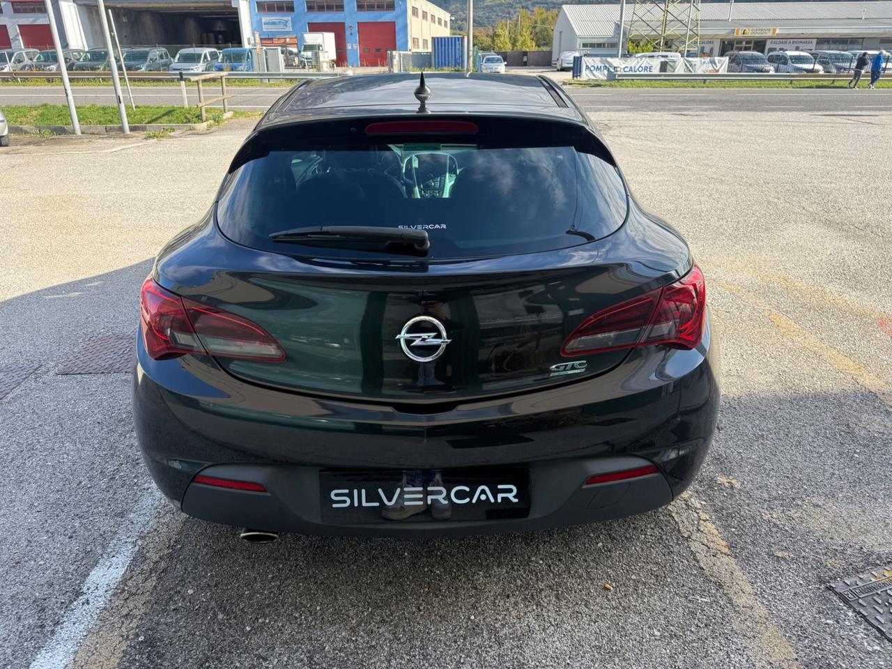 Opel Astra GTC 1.6 Turbo 180CV 3 porte Cosmo S