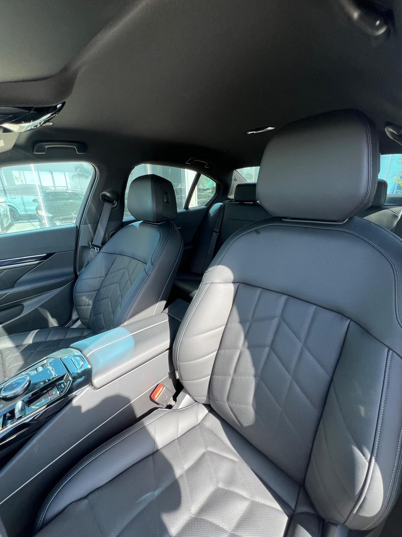 Bmw 520d 48V sDrive Msport possibilità noleggio no scoring