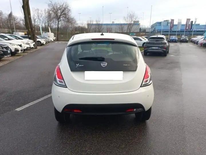 Lancia Ypsilon 1.2 69 CV 5 porte Ecochic Silver