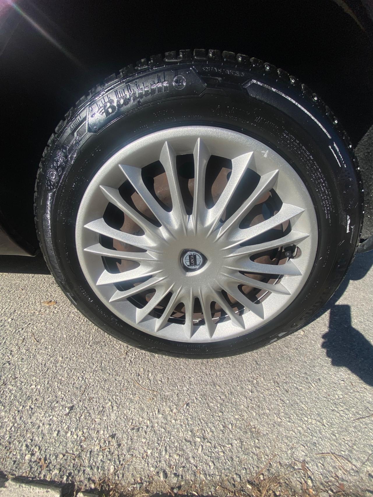 Lancia Ypsilon 1.3 MJT 75 CV Modamilano
