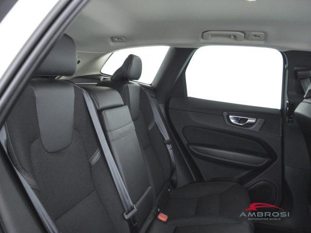 VOLVO XC60 B4 Geartronic Momentum Pro