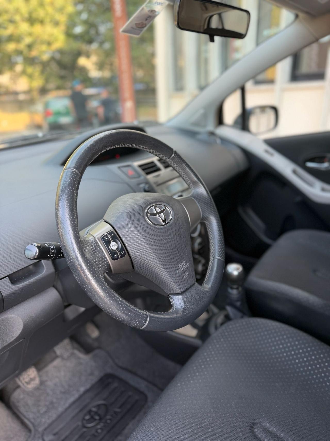 Toyota Yaris 1.3 5 porte Sol