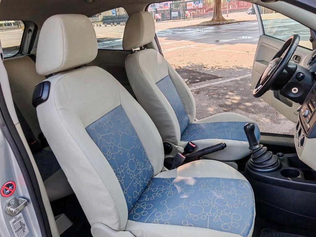 Ford Fiesta 1.4 diesel con 99.000 km