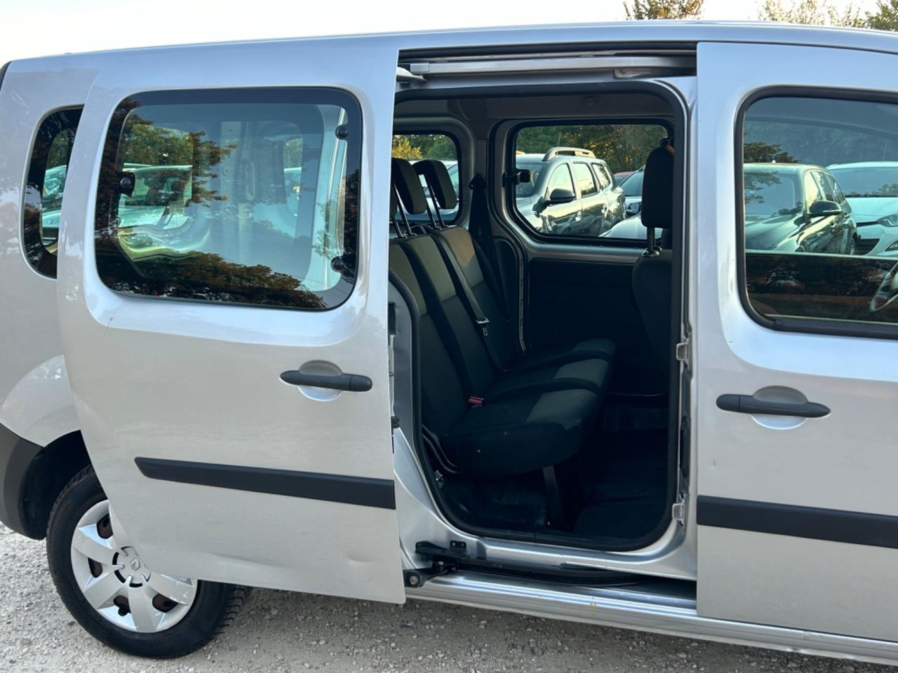 Renault Kangoo 1.5 dCi 5 posti Maxi Combi Ice neopatentati