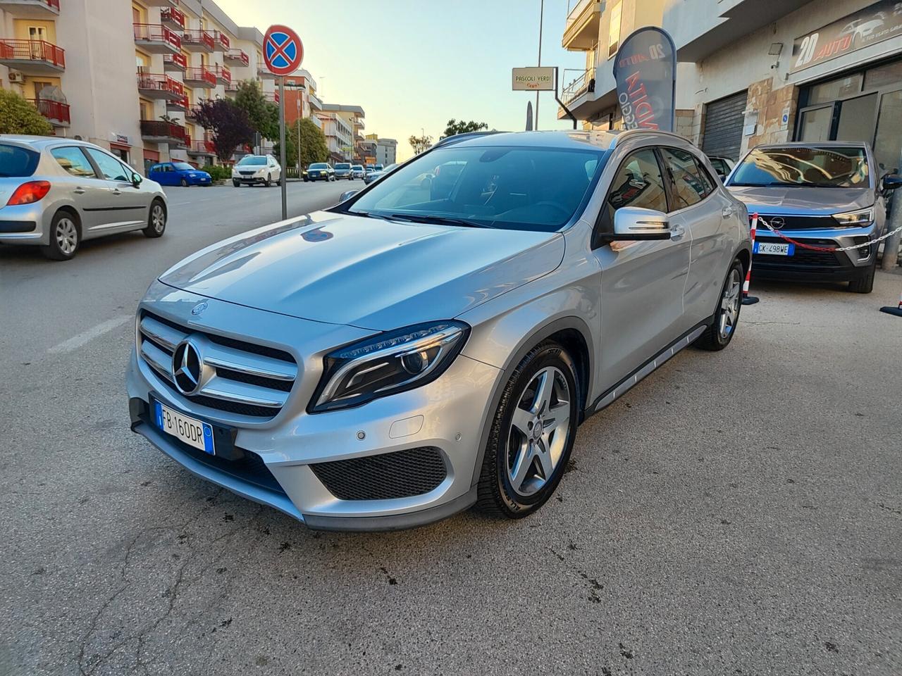 Mercedes-benz GLA 180 Sport AMG * Navi * Full * AMG * Garantita 12 Mesi