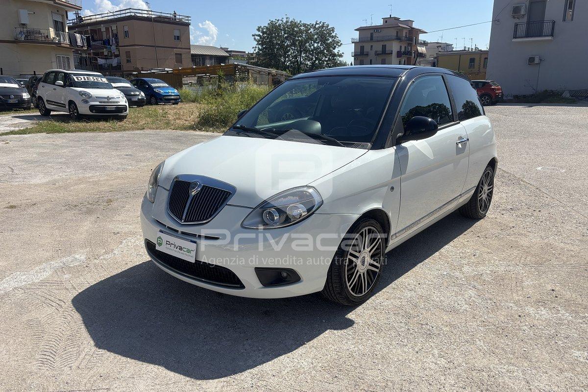 LANCIA Ypsilon 1.3 MJT 75 CV Versus
