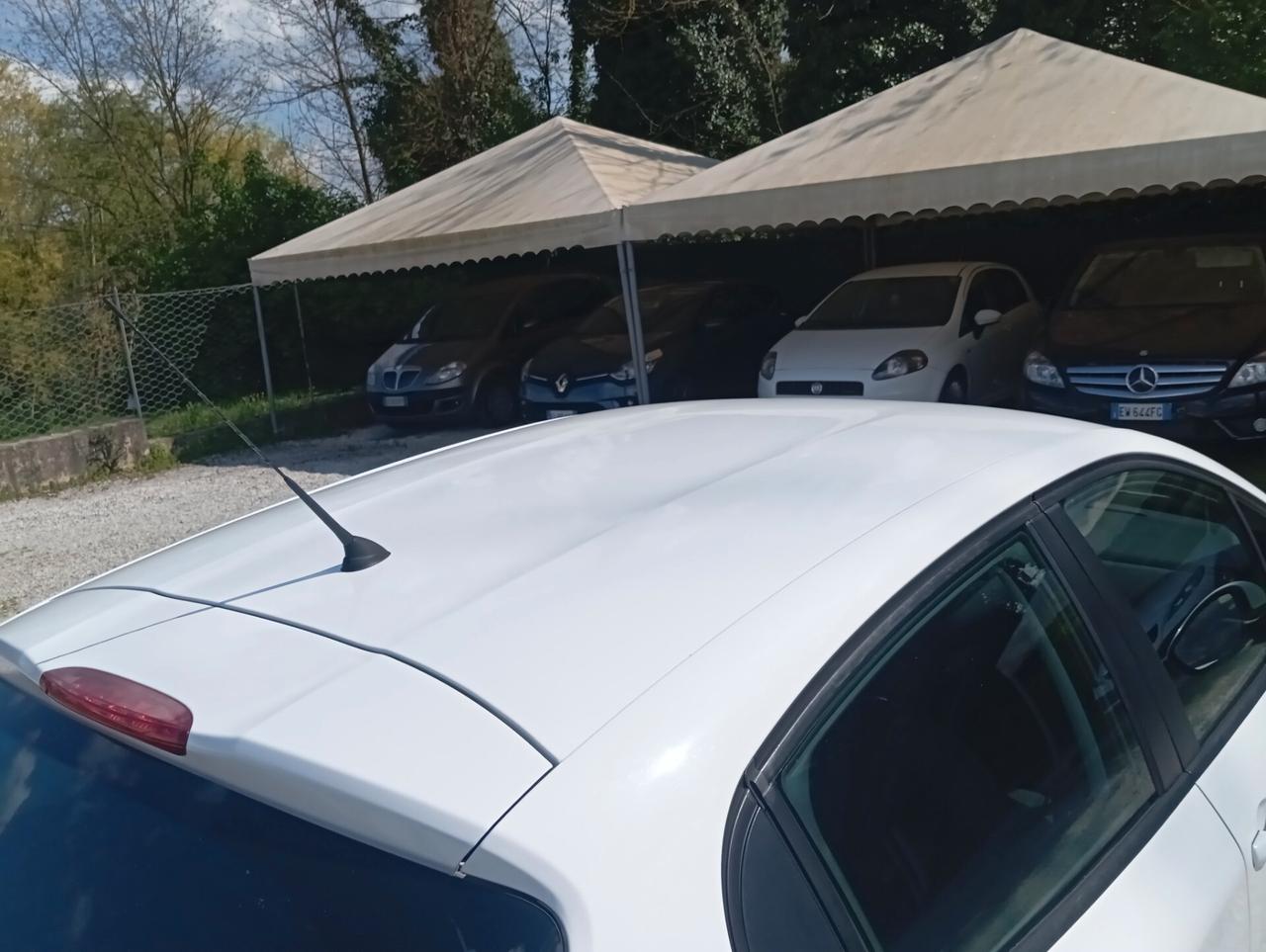 Peugeot 208 1.4 HDi 68 CV 5 porte BLACK pack UNIPRO BEN TENUTA