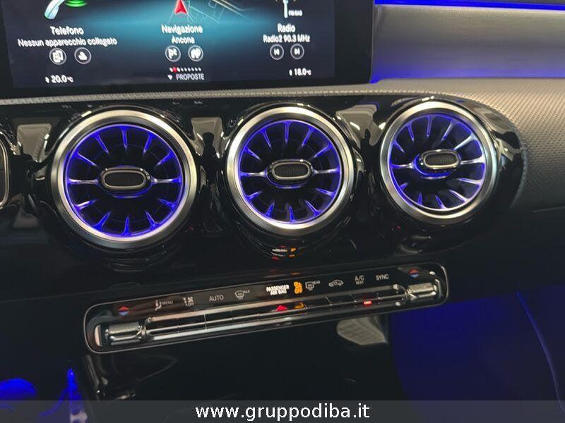 Mercedes-Benz Classe A - W177 2018 Diesel A 180 d Premium Night edition auto