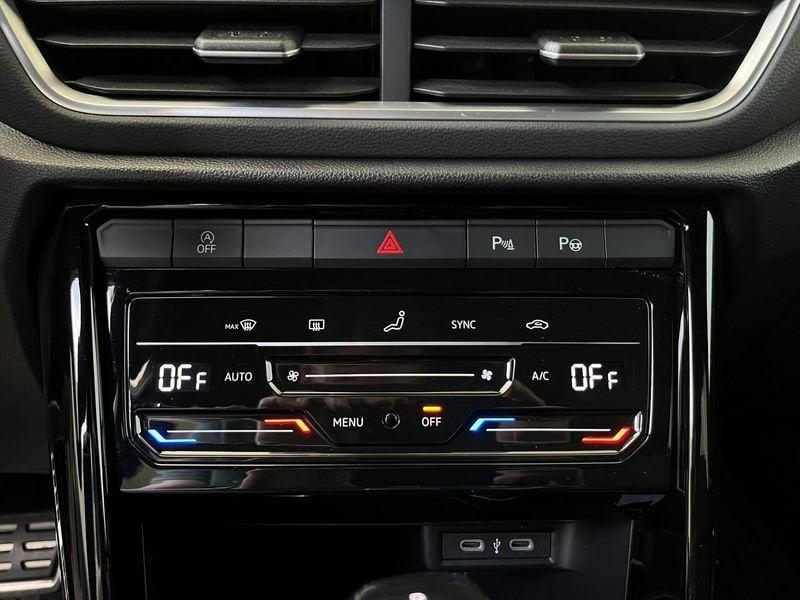 Volkswagen T-Roc T-Roc 1.5 tsi R-Line dsg TUA DA 289,00 EURO AL MESE