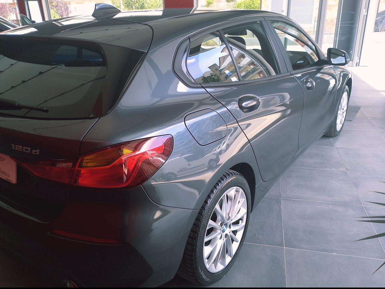 Bmw 120d xDrive 5p. Business Advantage