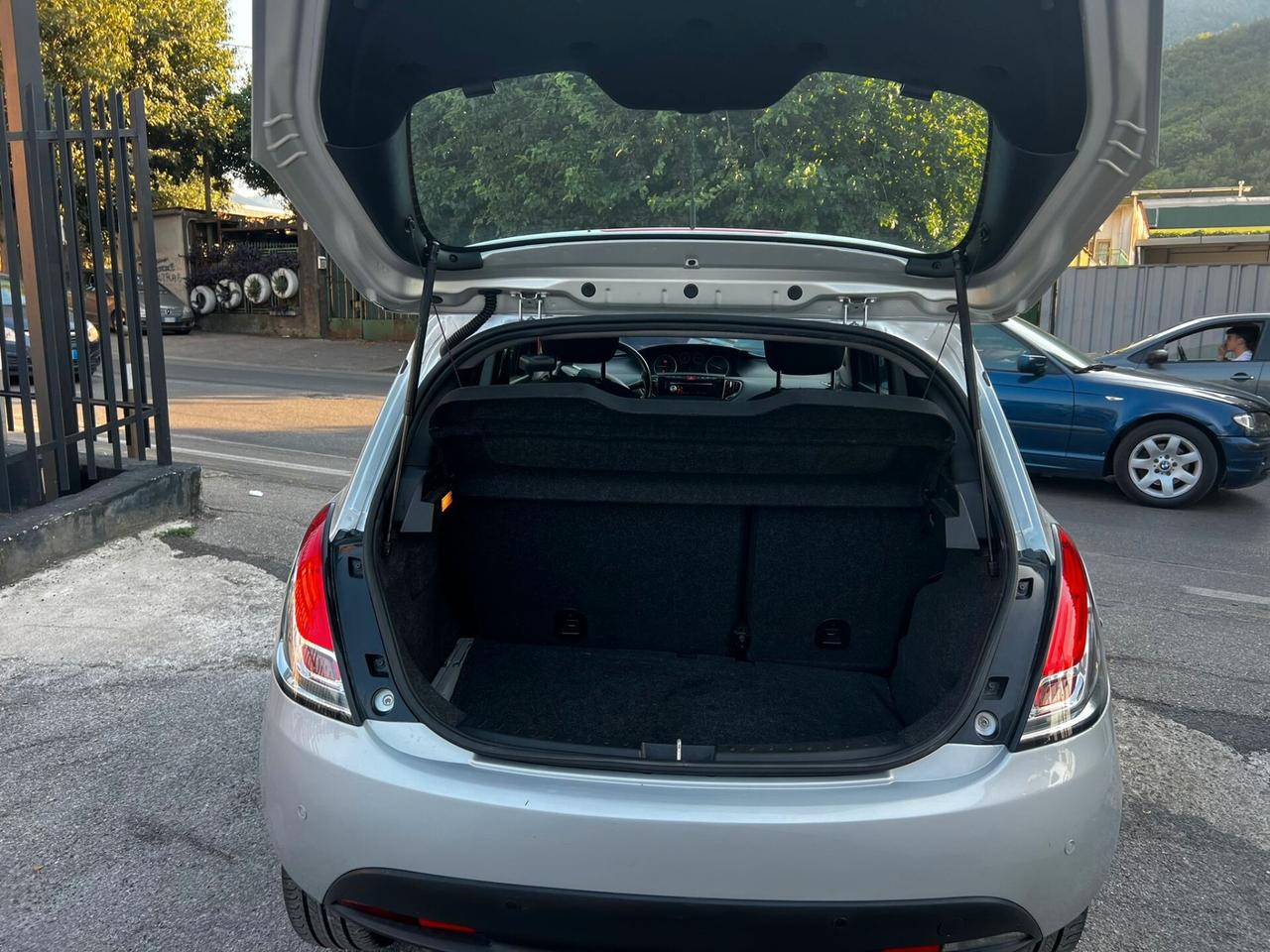 Lancia Ypsilon 1.2 69 CV 5 porte GPL Ecochic Platinum