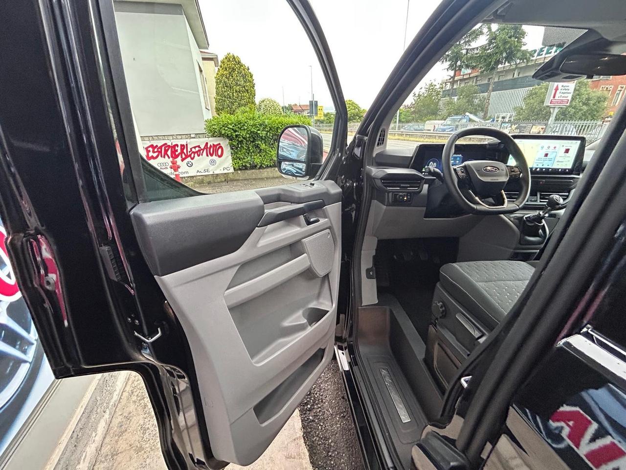 Ford Transit custom 2.0 TDCI eco blue 150 CV titanium 9 posti