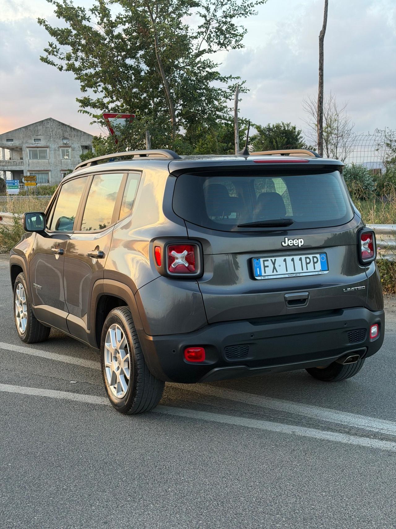 Jeep Renegade 1.3 T4 Cilindri Limited automatico