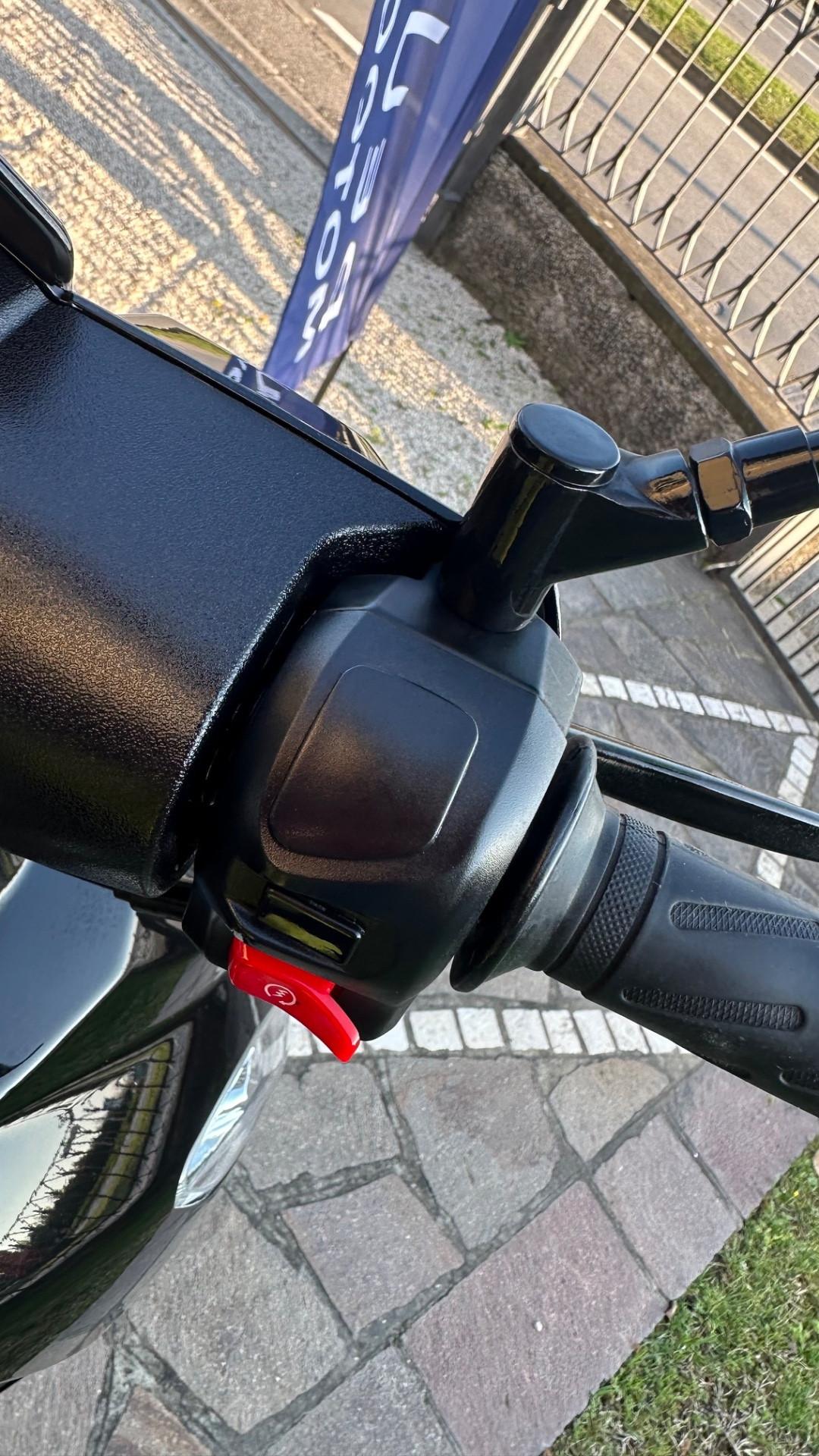 Peugeot Kisbee 50 4t Bauletto posteriore