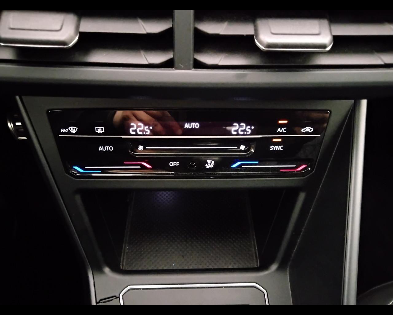 VOLKSWAGEN Taigo - Taigo 1.0 tsi R-Line 110cv