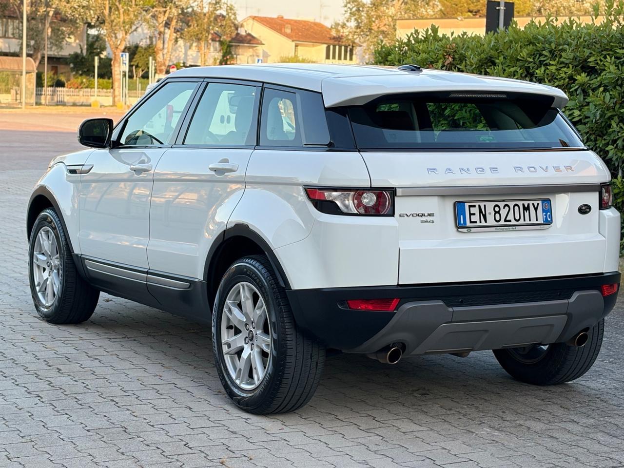 Land Rover Range Evoque 2.0 Si4 5p. Prestige