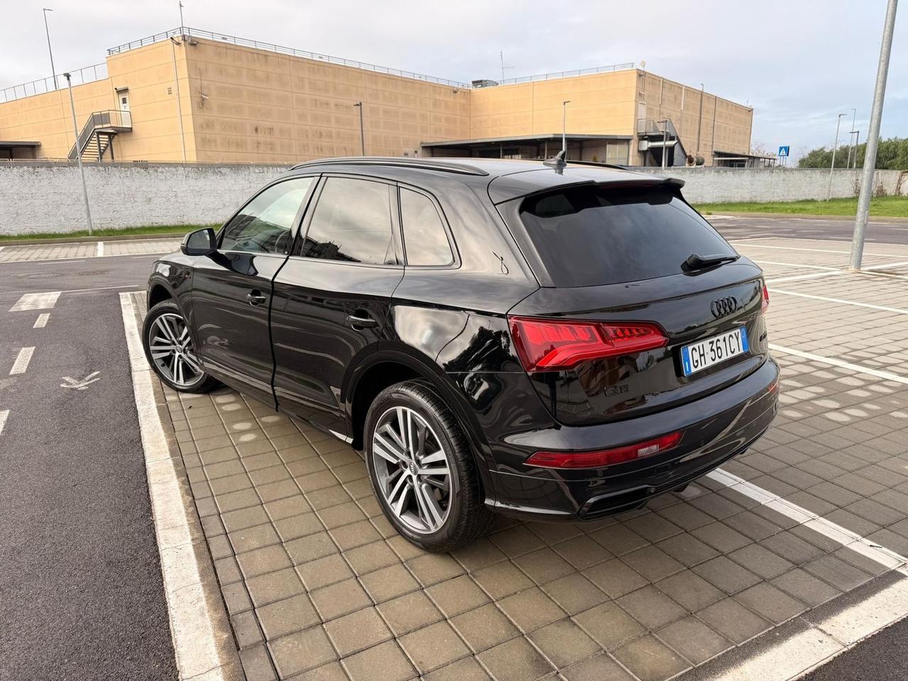 AUDI Q5 40 TDI 2.0 190 CV S TRONIC S LINE EDITION IDENTITY BLACK