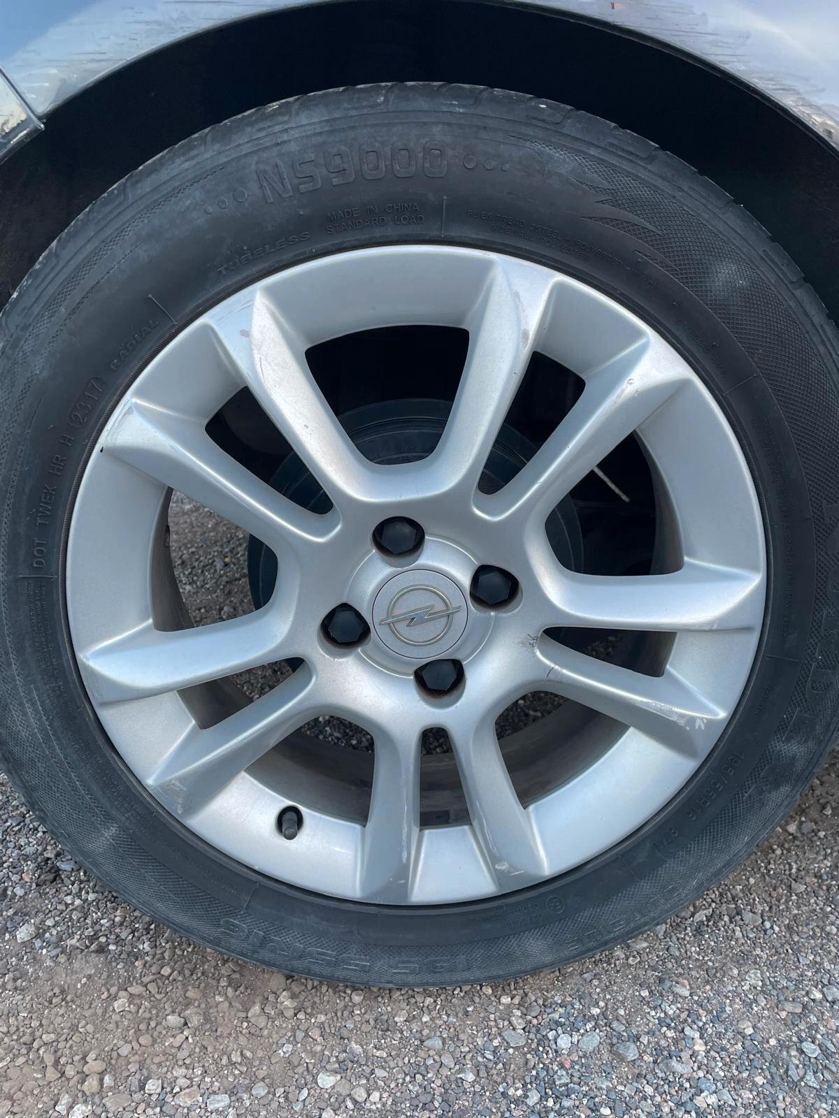 Opel Corsa 1.2 3 porte 80 cv cambio automatico