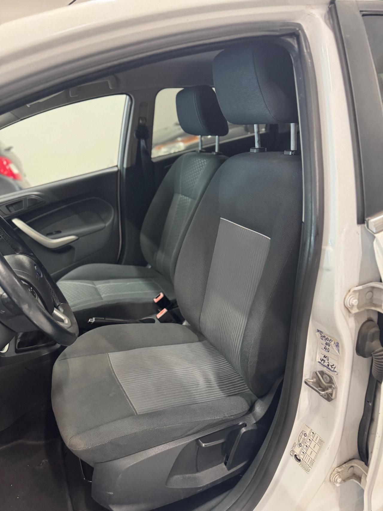 Ford Fiesta 1.4 GPL REGENERED CAR