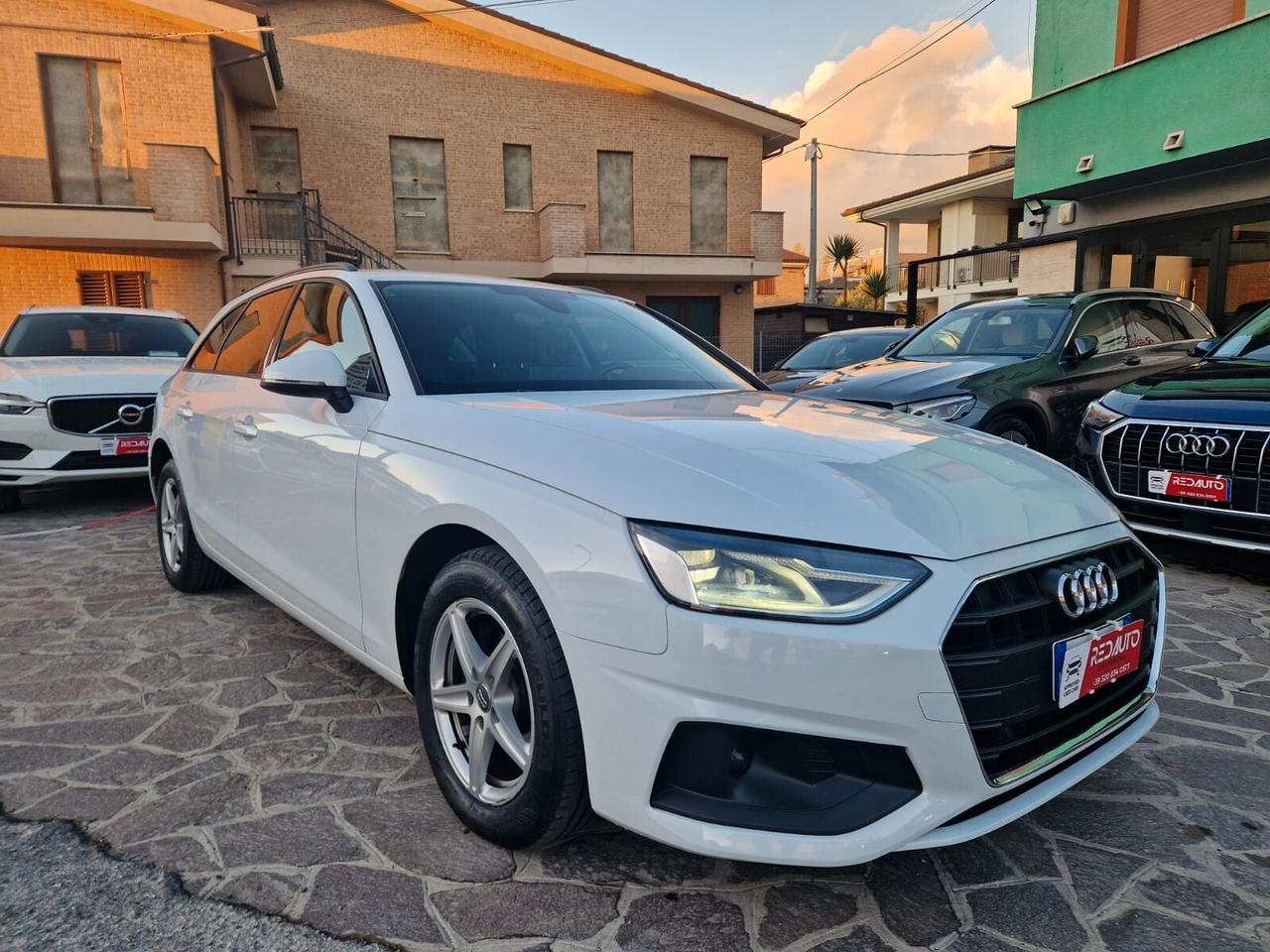 Audi A4 Avant 30 TDI/136 CV S tronic Business