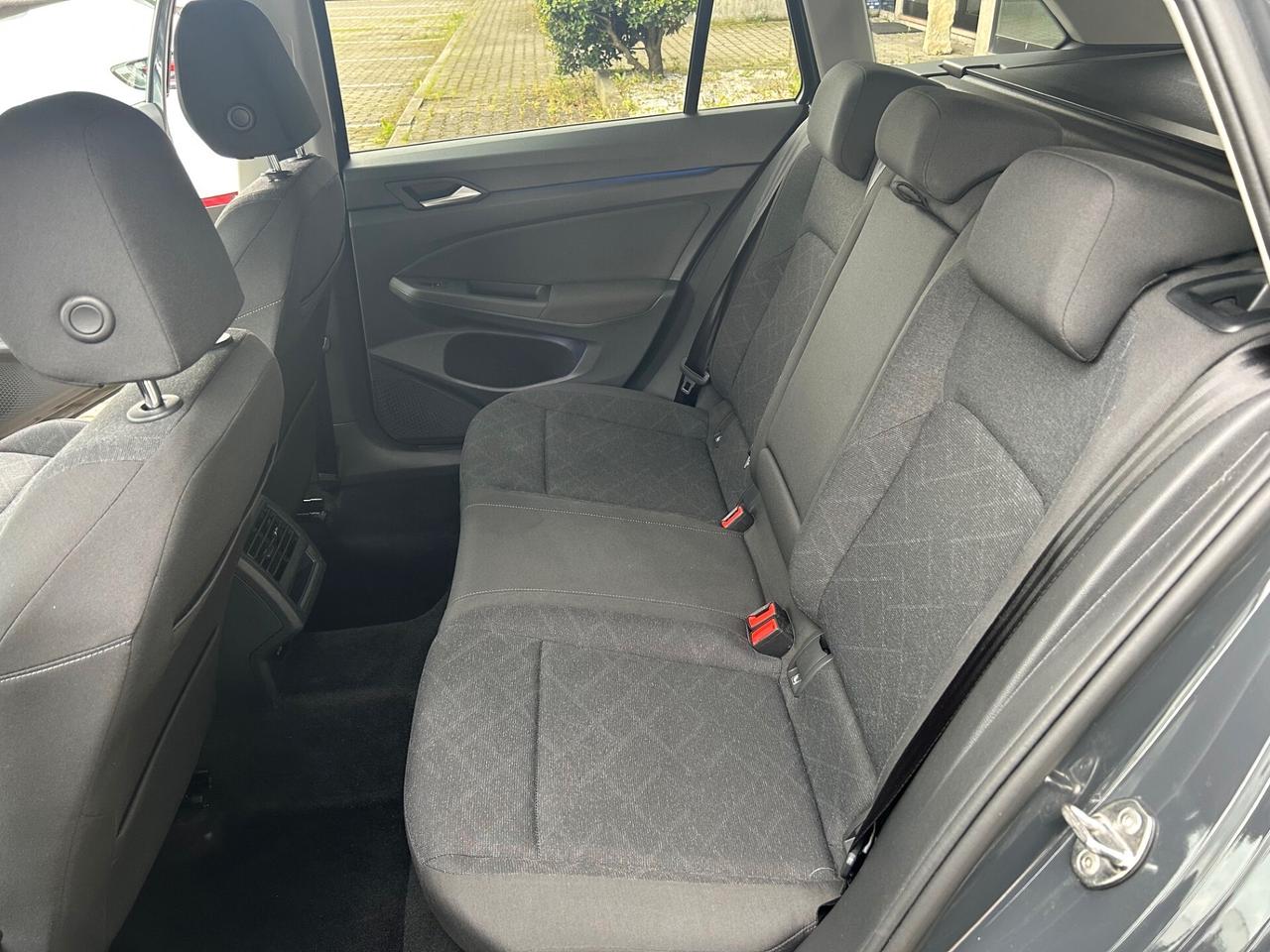 Volkswagen Golf Variant 1.5 tgi 130cv dsg GRANDINATA