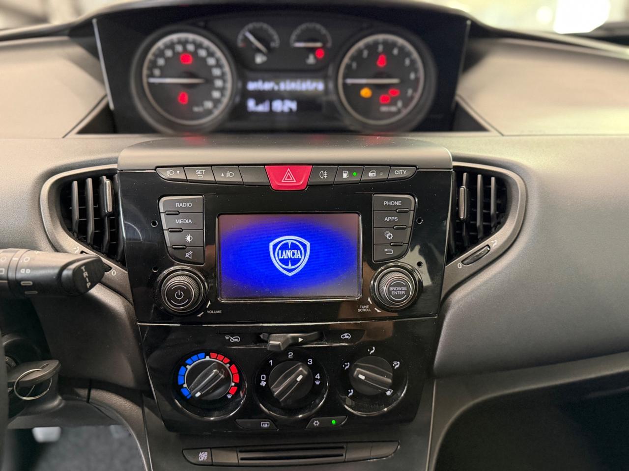 Lancia Ypsilon 1.2 69 CV 5 porte GPL Ecochic Silver