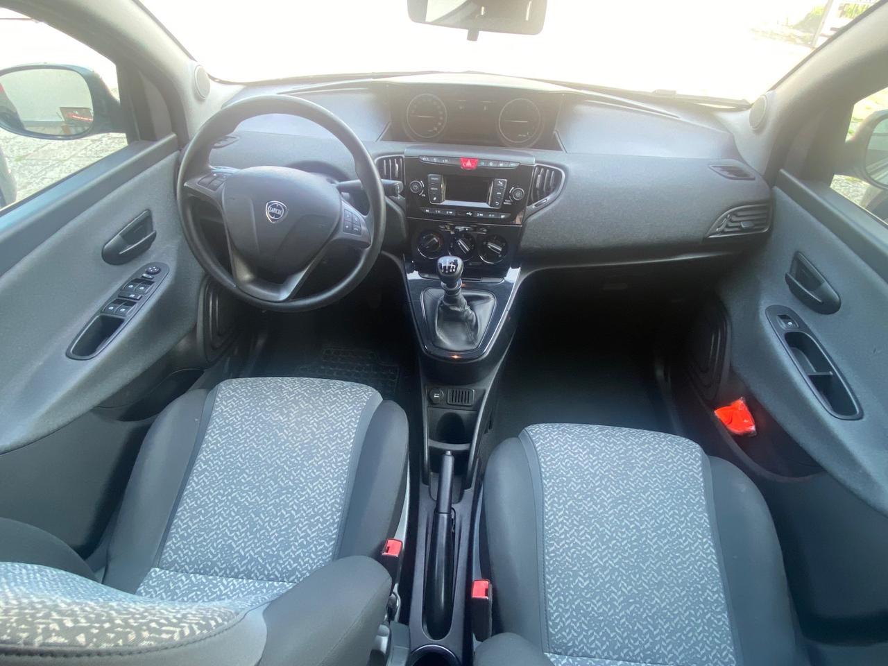 Lancia Ypsilon 1.0 FireFly 5 porte S&S Hybrid Silver Plus