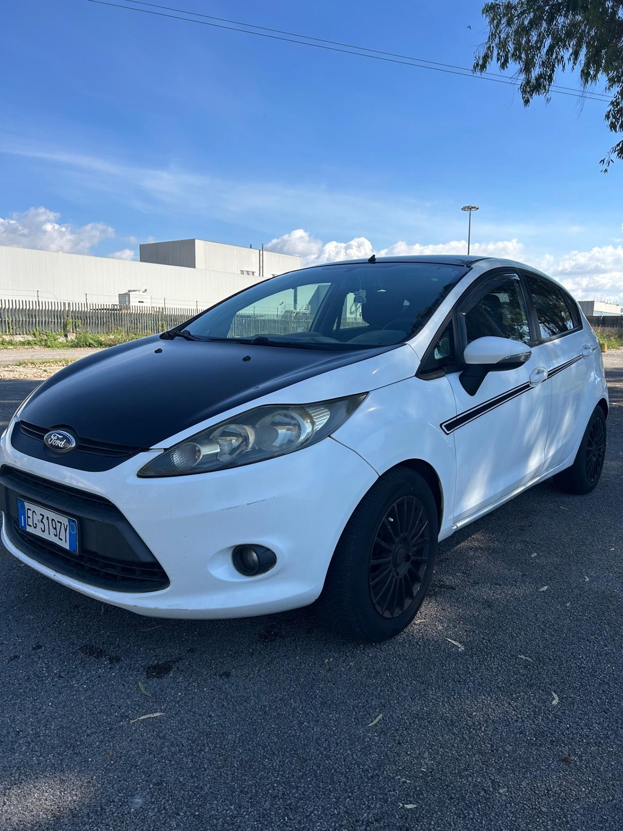 Ford Fiesta 1.4 16V 3p. Bz.- GPL Titanium Bs.