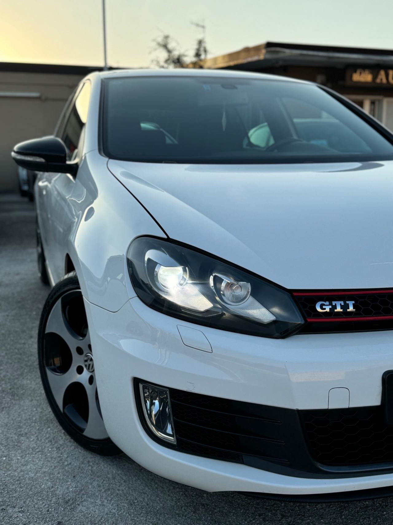 Volkswagen Golf GTI 2.0 TSI DSG IMPECCABILE