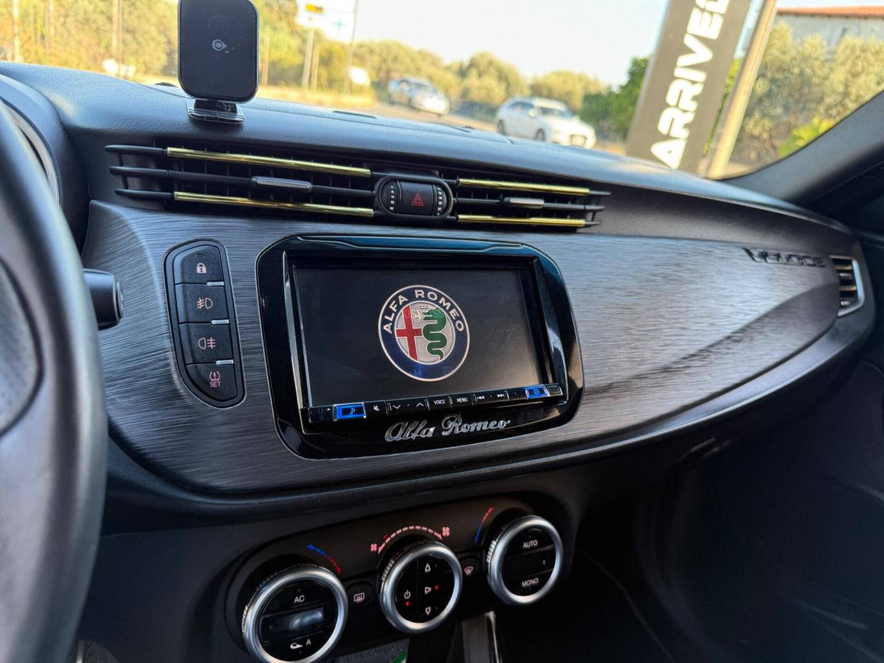 ALFA GIULIETTA VELOCE TOTAL BLACK TETTO APRIBILE