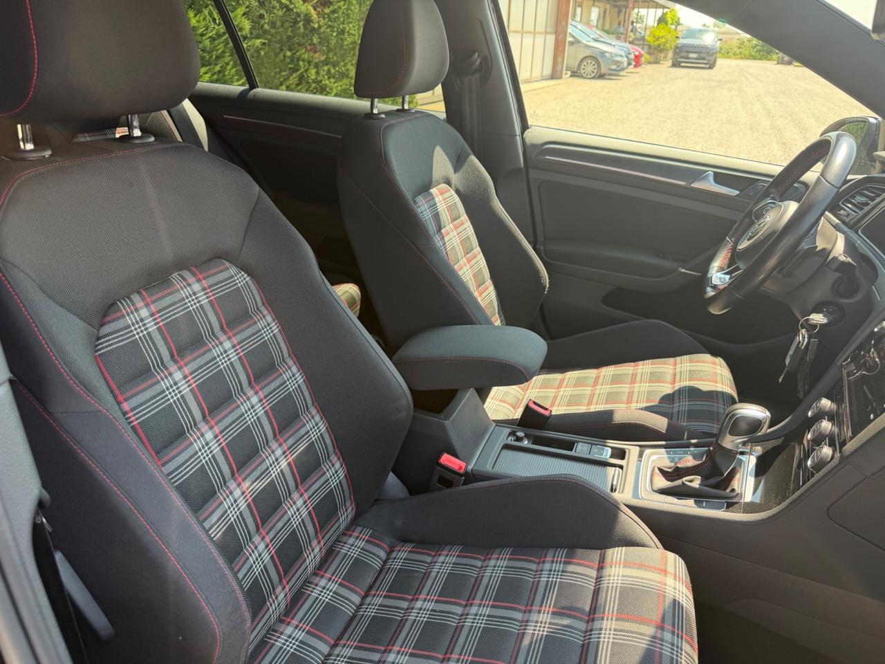 Volkswagen Golf GTI Performance 2.0 245 CV TSI DSG 5p. BMT