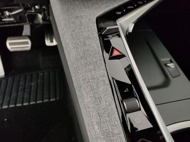 PEUGEOT 3008 Hybrid 145 e-DCS6 GT