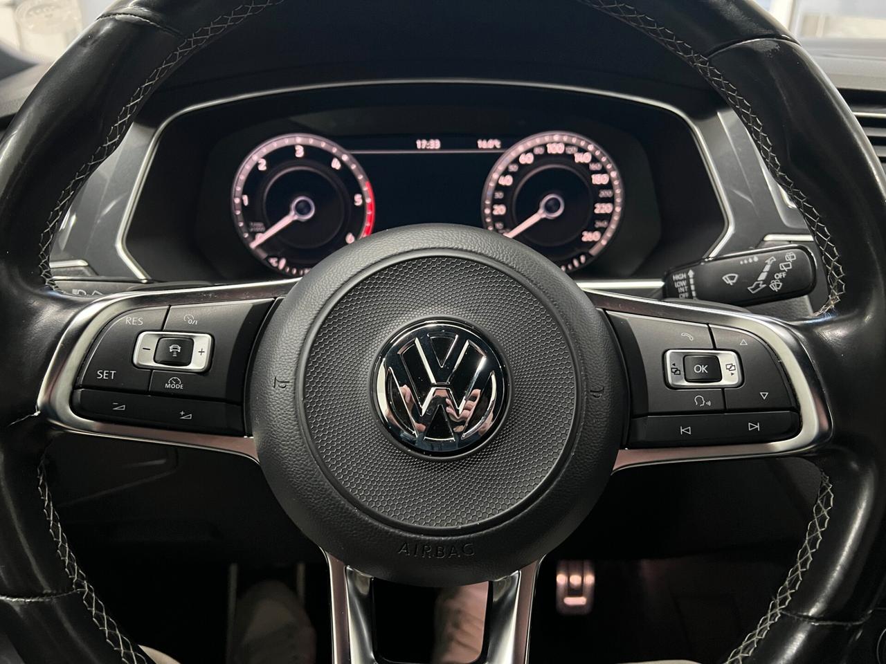 Volkswagen Tiguan 2.0 Executive R-Line