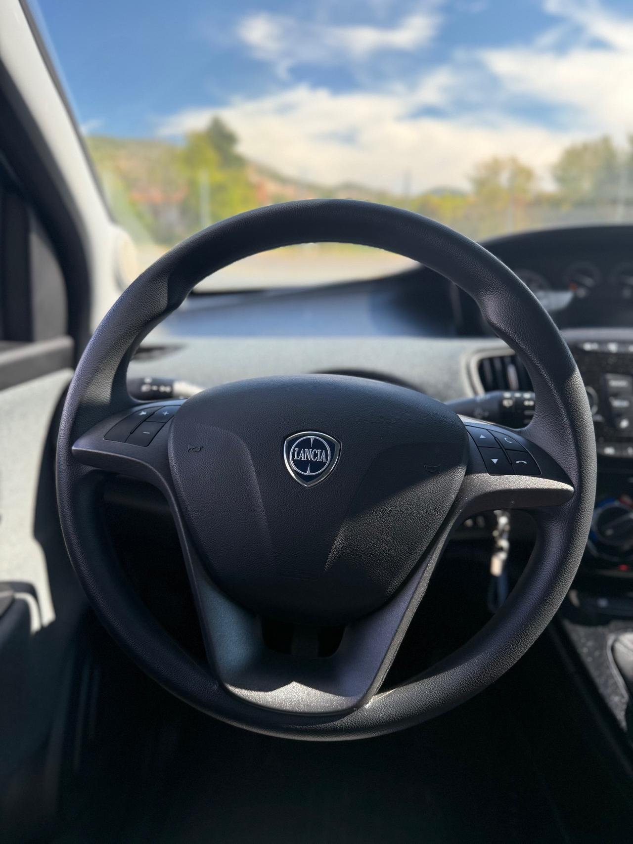 Lancia Ypsilon 0.9 TwinAir 5 porte Metano Ecochic Gold