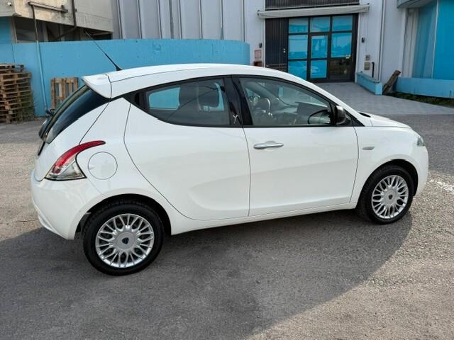 Lancia Ypsilon 1.2 x neopatentati