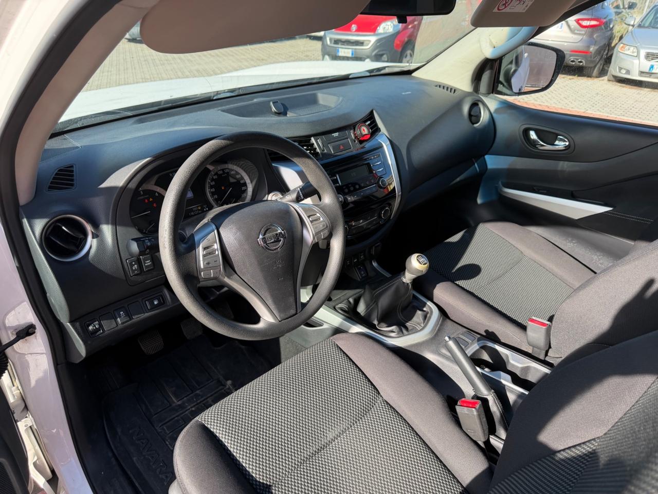 Nissan Navara 2.3 dCi 2WD King Cab Visia