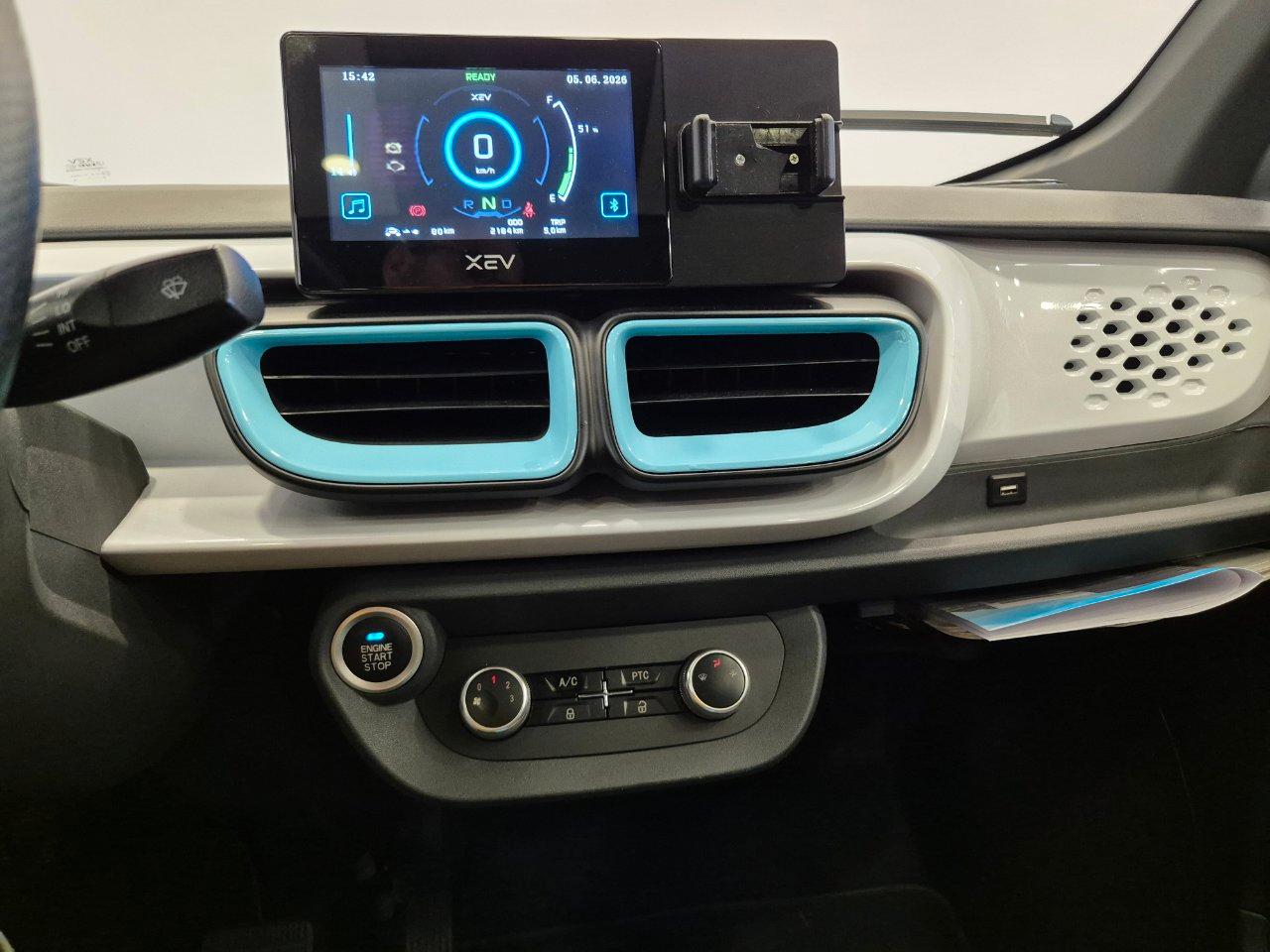 Xev Yoyo 32kWh Electric Blue