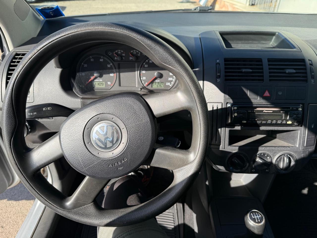 Volkswagen Polo 1.2 5p. Trendline KM CERTIF