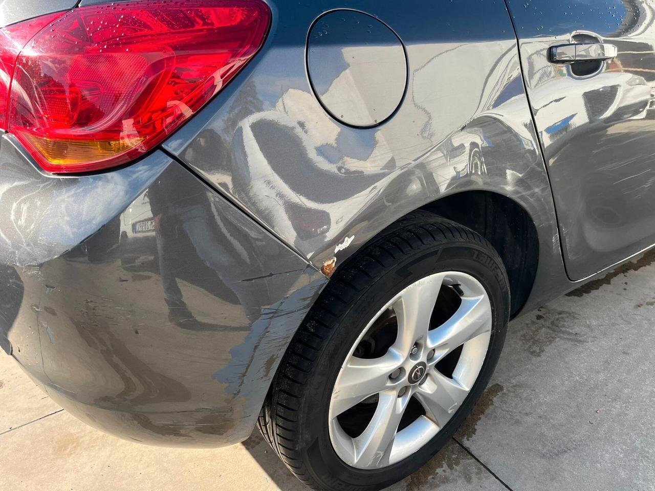 Opel Astra 1.4 Turbo 140CV 5 porte GPL