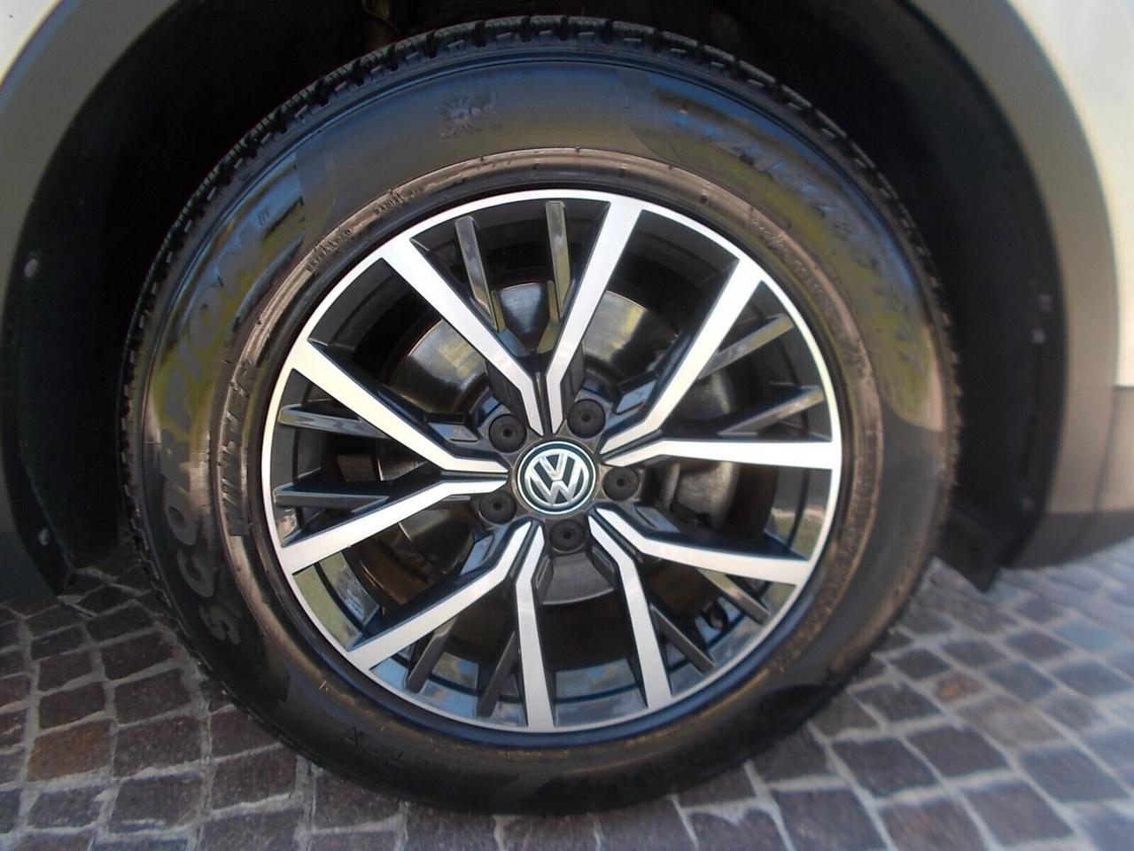 Volkswagen Tiguan 2.0 TDi DSG *FULL OPT* daVETRINA