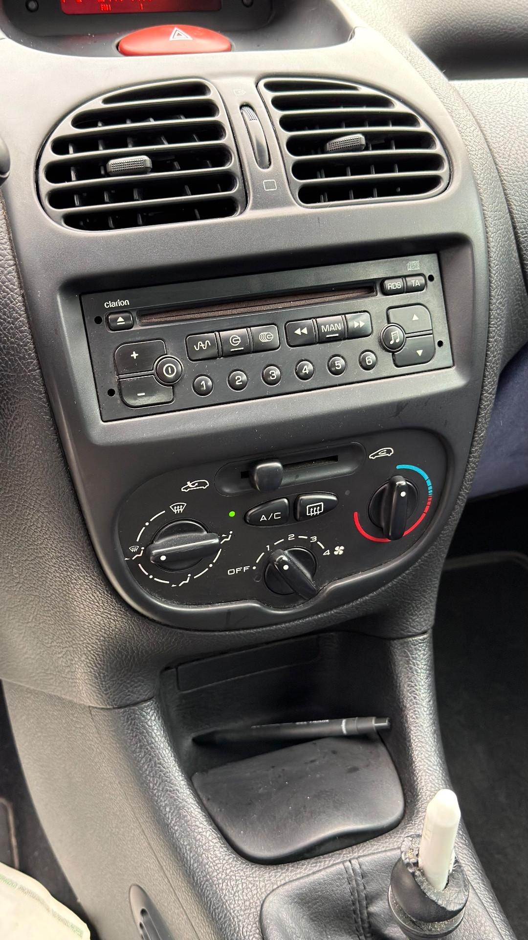 Peugeot 206 1.1 3p. XR