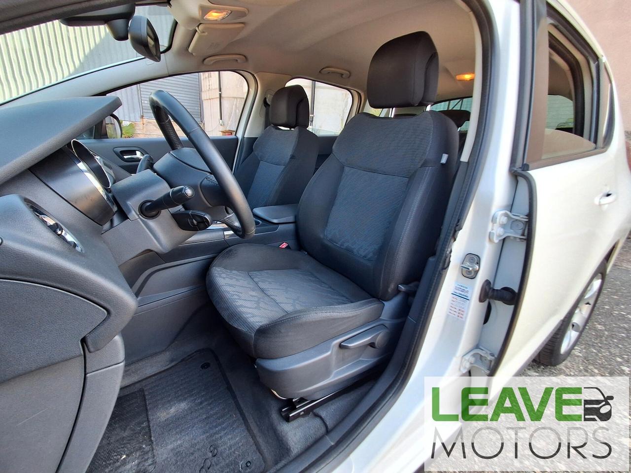 Peugeot 3008 1.6 HDi 112CV (M1591)