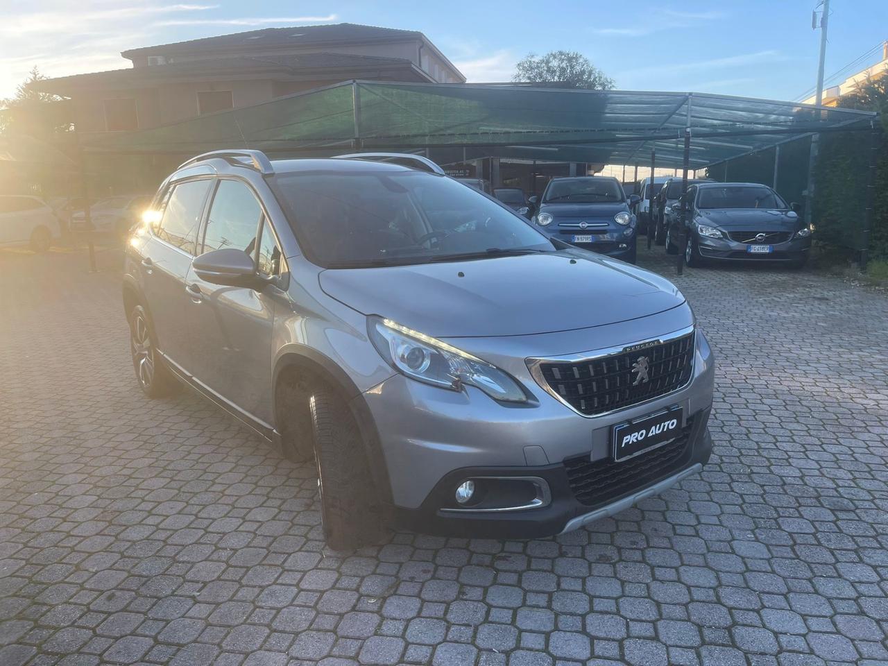 Peugeot 2008 BlueHDi 100 Black Matt