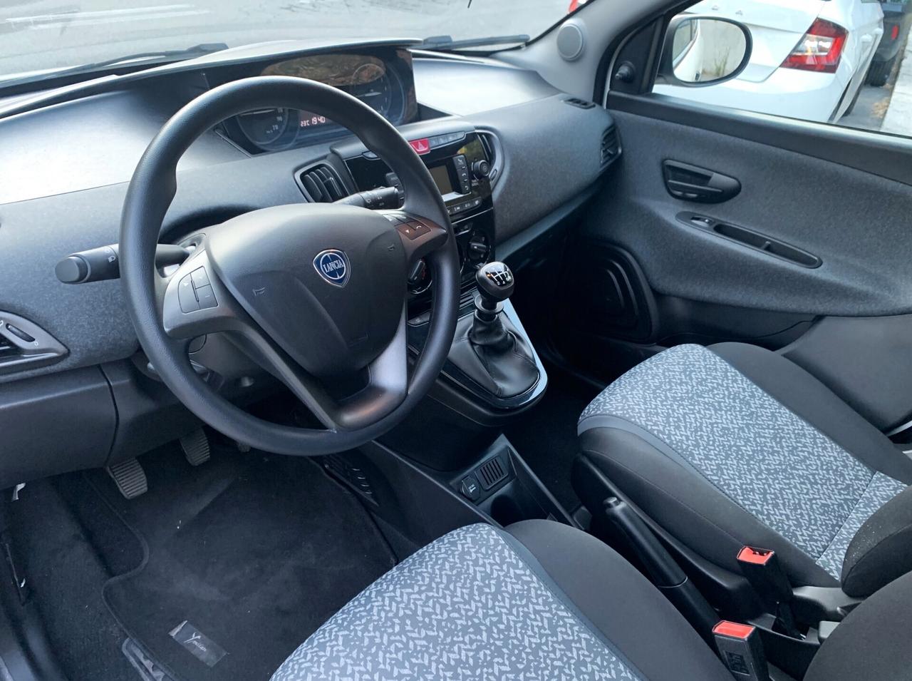 Lancia Ypsilon 1.0 HIBRIDA 2021 KM23980