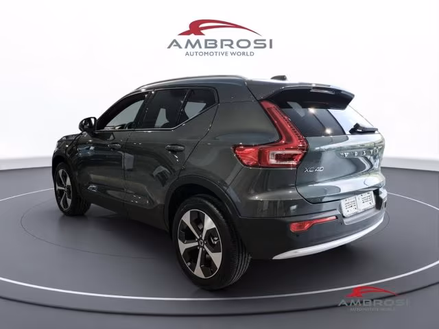 VOLVO XC40 B3 Mild hybrid Benzina Plus Dark