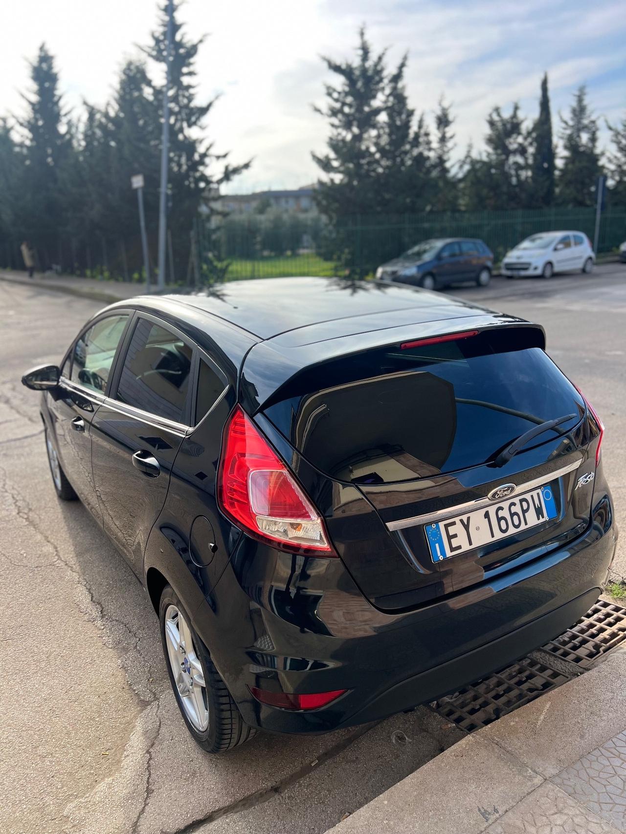 Ford Fiesta 1.5 TDCi 75CV 5 porte Black & White Edition